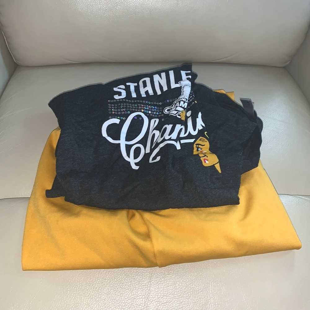 Size Medium BUNDLE Brands: Next Level n Unbranded